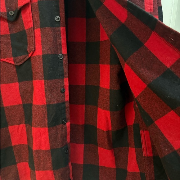 Pendleton Men’s Buffalo Check Shirt in Red and Black - Picture 7 of 9